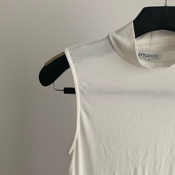 STYLE MINT Sleeveless Top - Picture 4 of 5